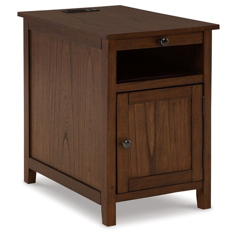 Treytown – Brown – Chair Side End Table