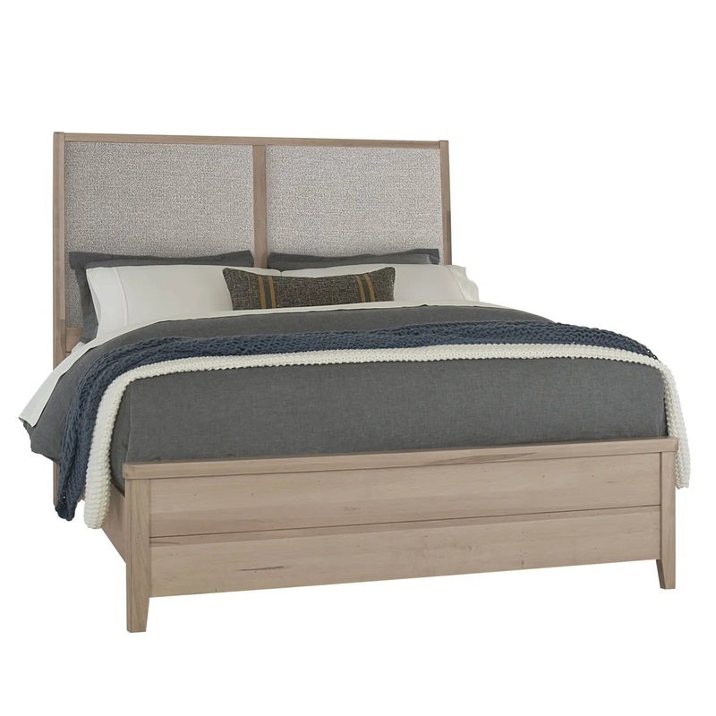 Woodbridge – King Upholstered Bed With Grey Fabric – Clear Maple