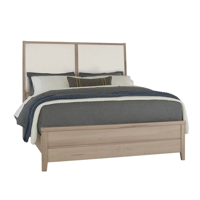 Woodbridge – King Upholstered Bed With White Fabric – Clear Maple