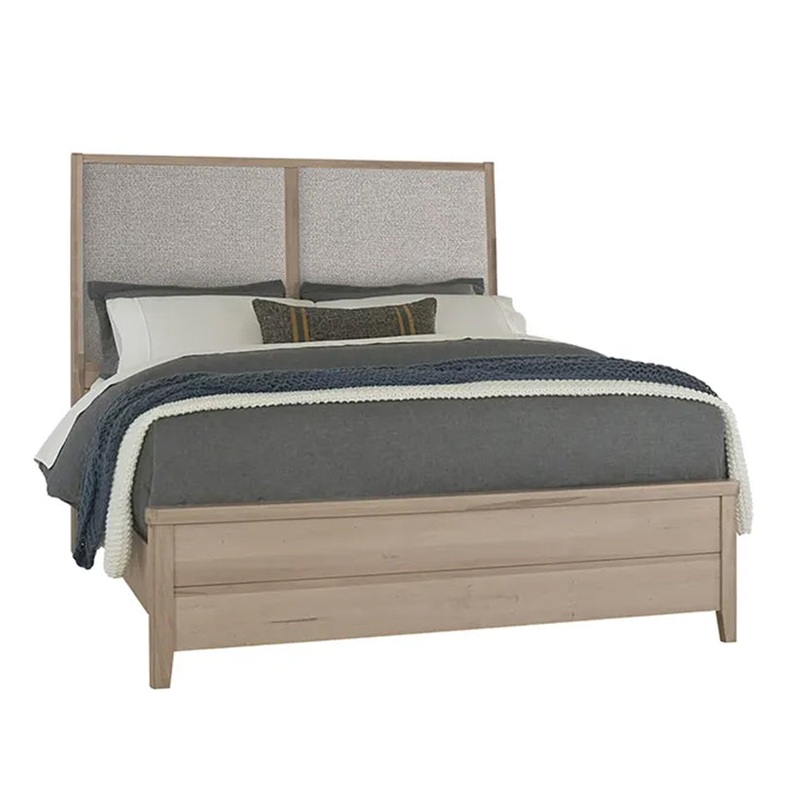 Woodbridge – Queen Upholstered Bed With Grey Fabric – Clear Maple