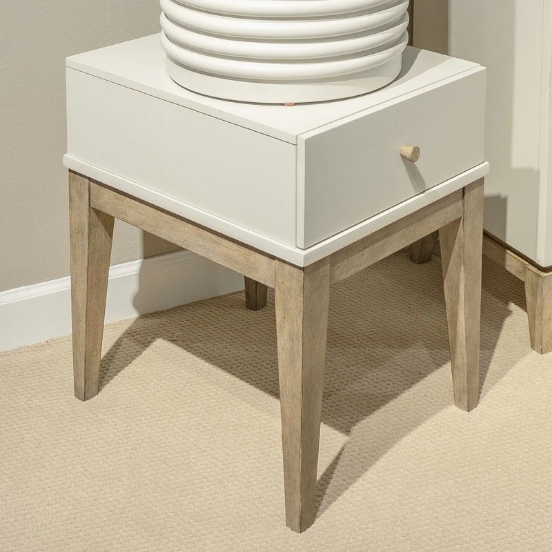 Berkley Square – Chairside Table – Brown