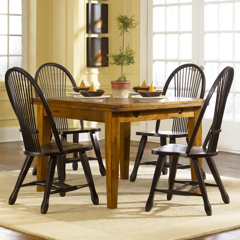Treasures – Retractable Leg Table – Light Brown