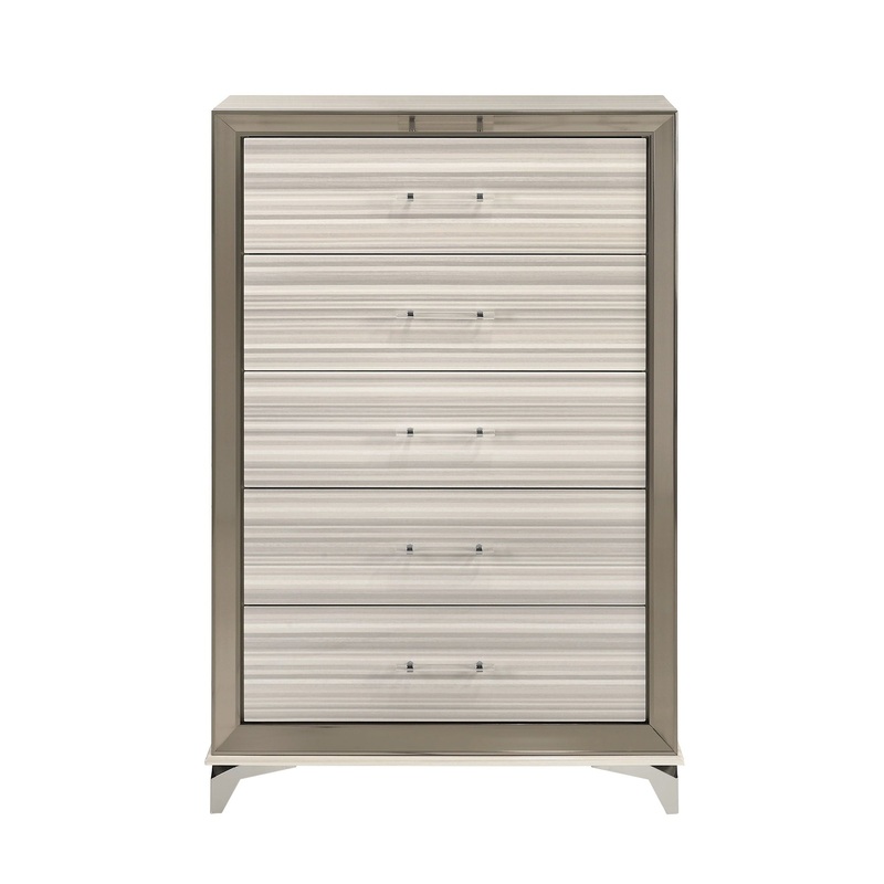Star – Chest – White